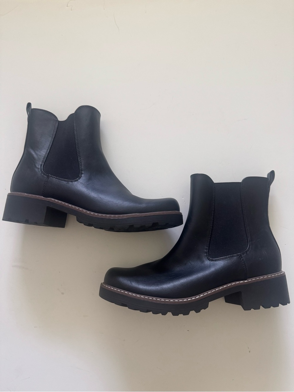 Universal Thread Black Leather Chelsea Lug Booties